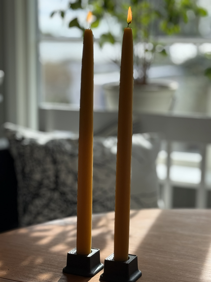Årstid ljusstakar med bivaxljus i köksmiljö