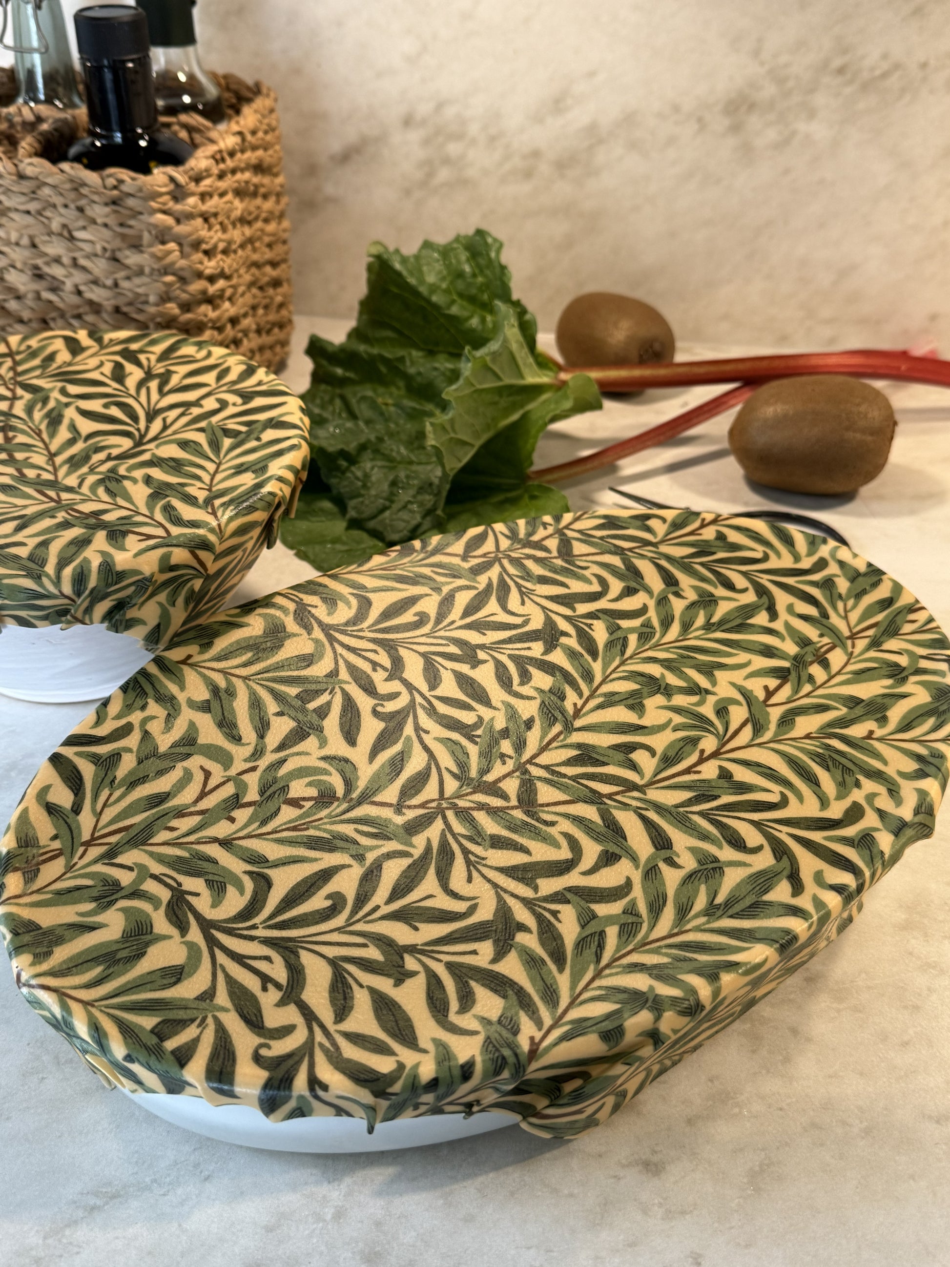 Bivaxduk av William morris bough tyg.